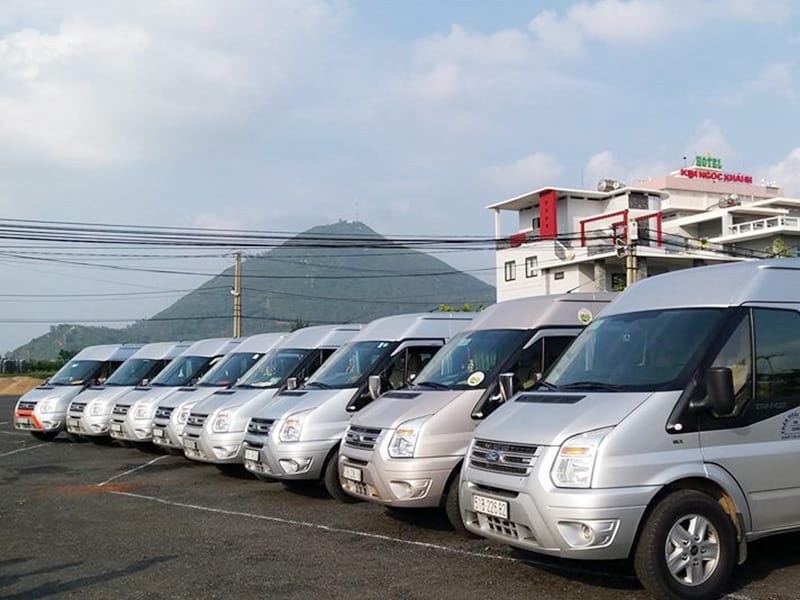 Giá Dịch Vụ Cho Thuê Xe 16 Chỗ TPHCM Giá Rẻ Uy Tín Xe Mới Đẹp cho thuê xe 16 chỗ tphcm