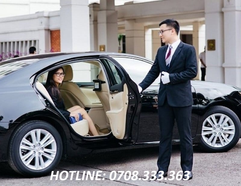 3 Gói Thuê Xe Đưa Đón Doanh Nhân TPHCM Lái Xe Biết Ngoại Ngữ cho thuê xe đưa đón doanh nhân tphcm