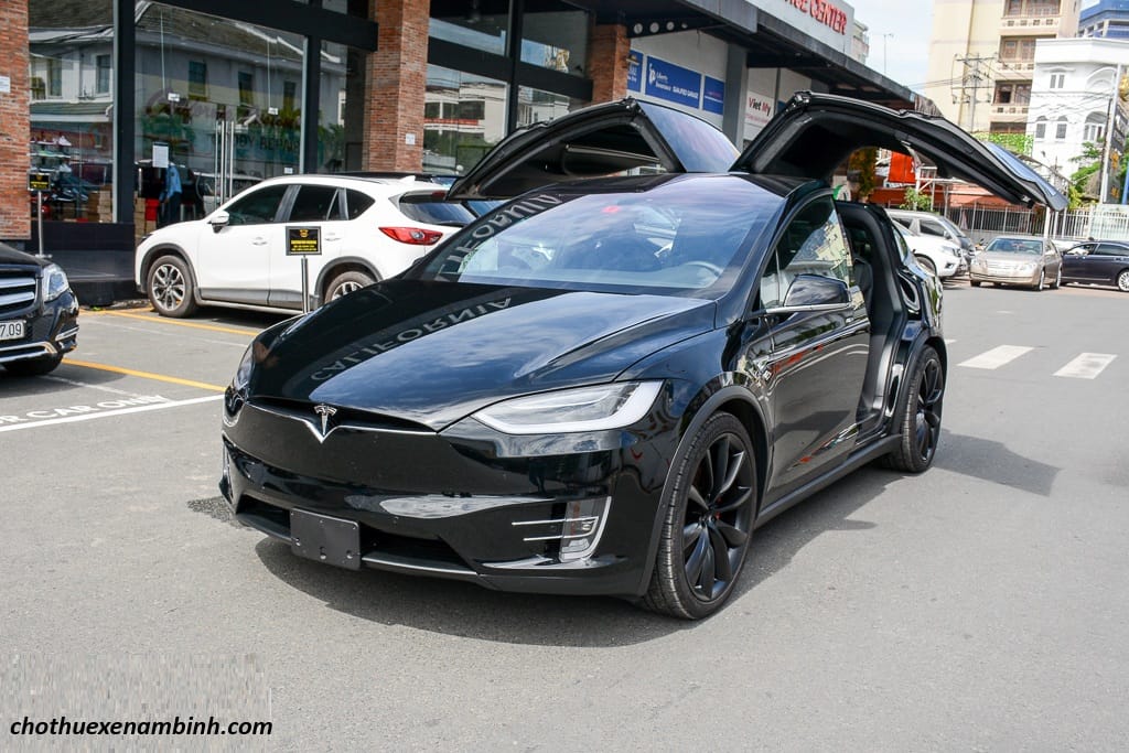 cho thuê xe tesla đà lạt