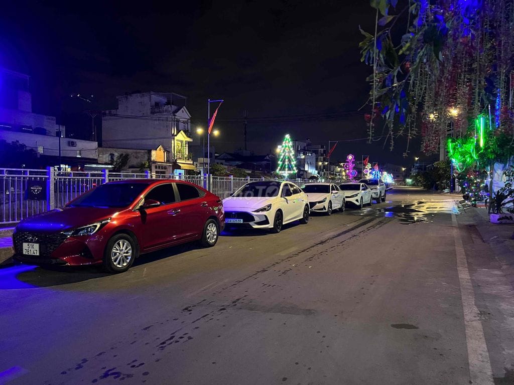 thuê xe tự lái ban đêm hà nội giá rẻ