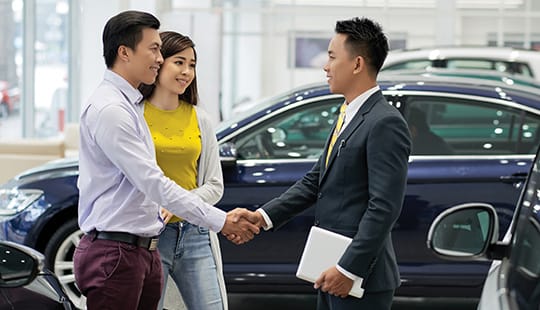 thuê xe ô tô đi ký kết hợp đồng