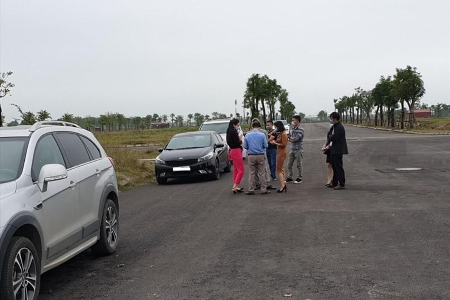 thuê xe ô tô đi khảo sát bất động sản