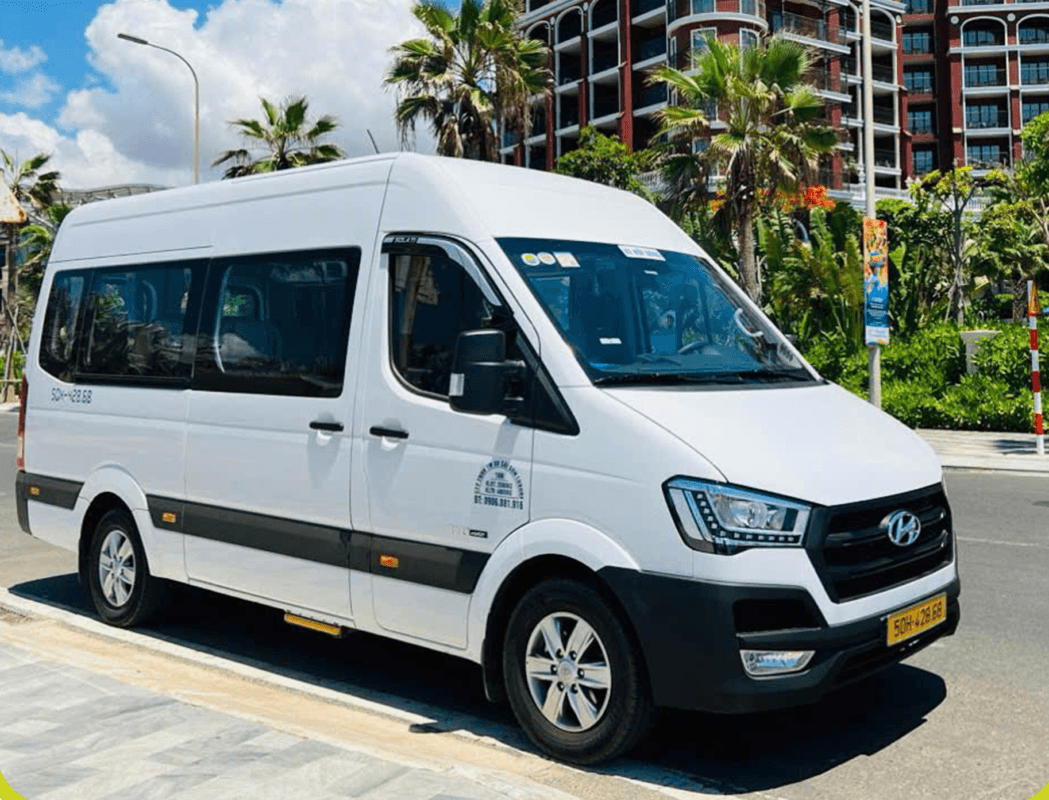 thuê xe ô tô phục vụ triển lãm