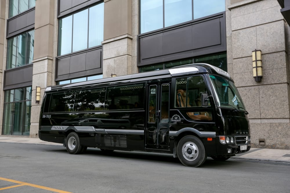 thuê xe ô tô đón đoàn famtrip