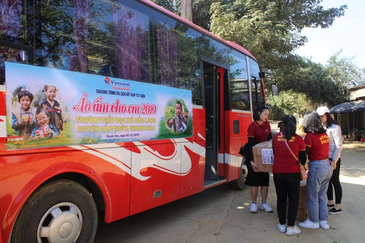 thuê xe ô tô cho đoàn thiện nguyện