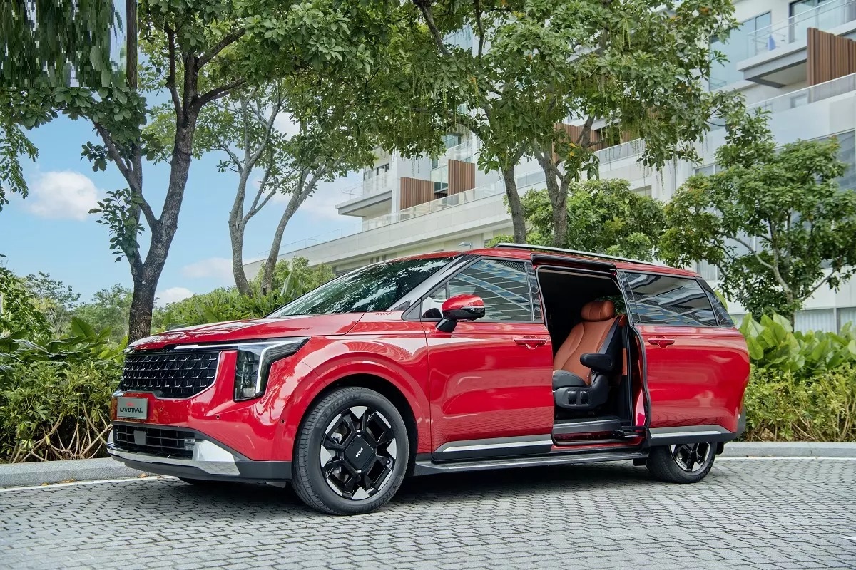 thuê xe ô tô cửa trượt tiện lợi